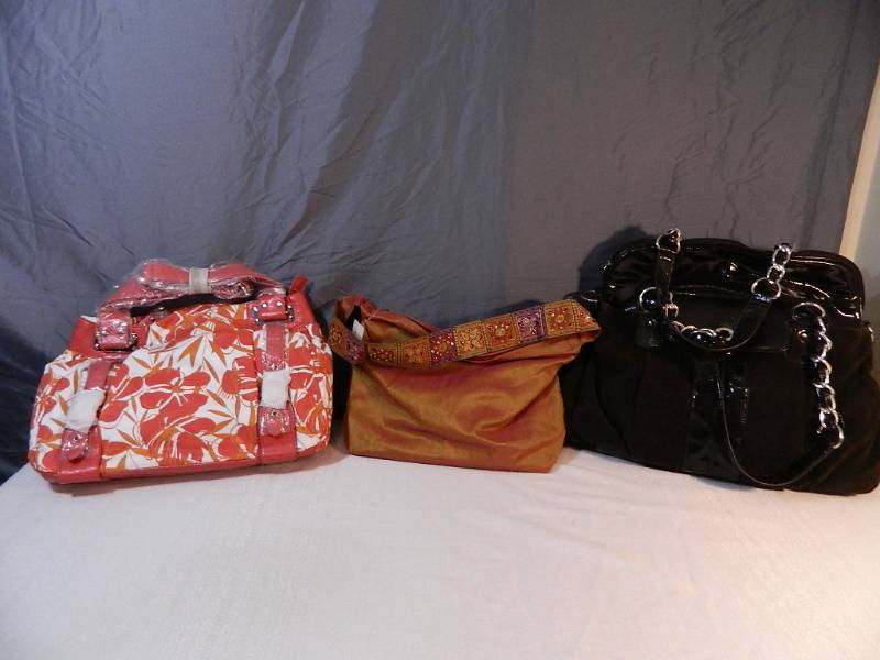 lot 214 image: 3 New Purses