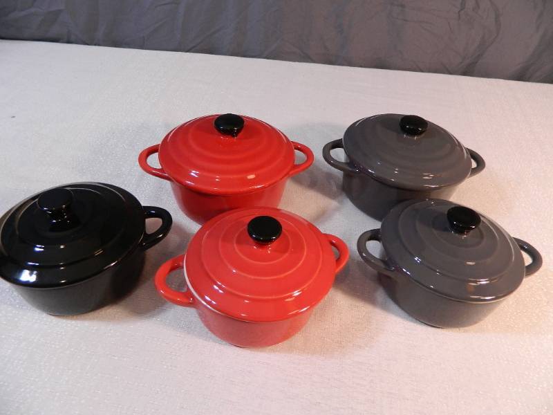 lot 257 image: 5 New Mini Dutch Ovens with Lids