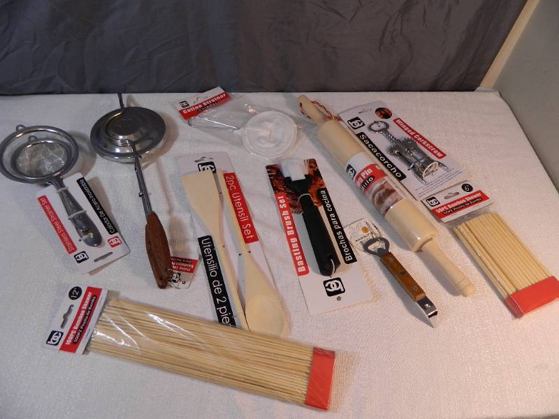 lot 258 image: New Benny Casa Kitchen Items
