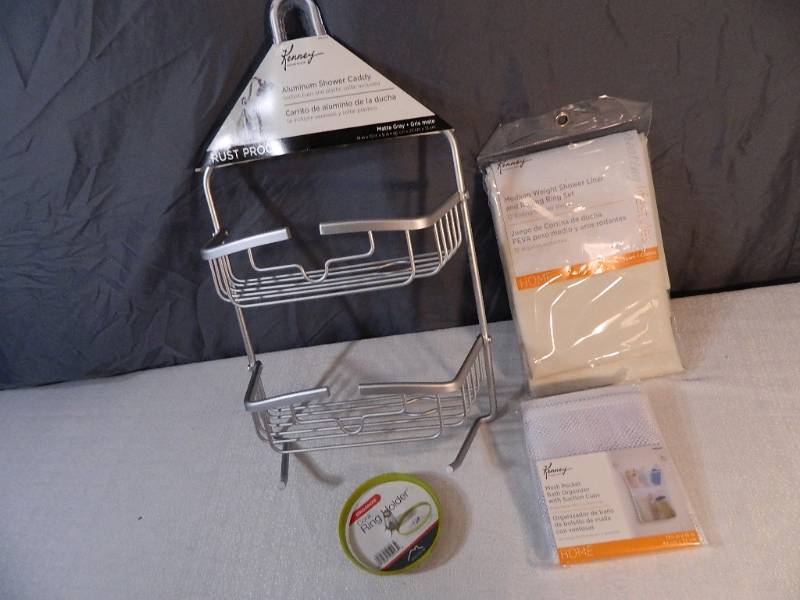 lot 259 image: New Bathroom Items
