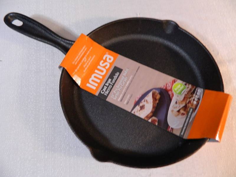 lot 267 image: New Imusa Cast Iron Skillet