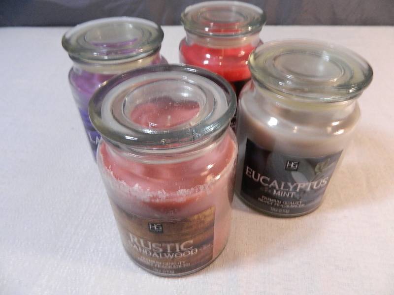 lot 271 image: 4 New Candles