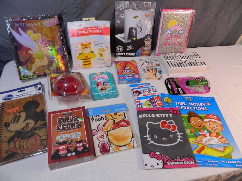 lot 272 image: Lot of New Activities and Crafts