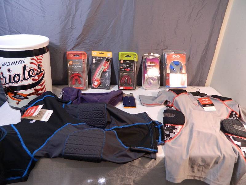 lot 289 image: New Sporting Items