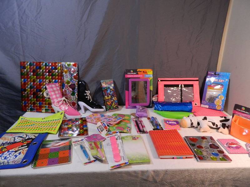 lot 290 image: New School Supplies and More