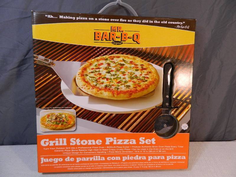 lot 293 image: New Grill Stone Pizza Set