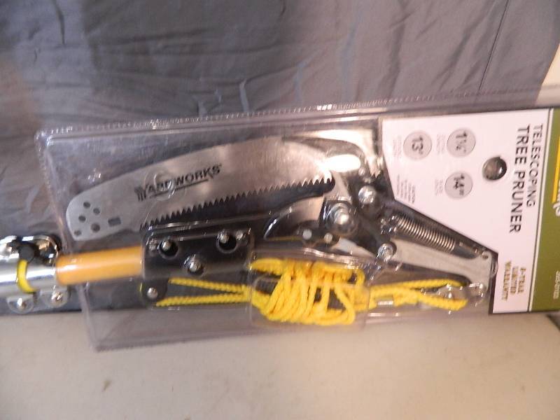 lot 297 image: New Tree Pruner