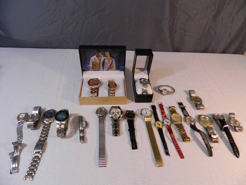 lot 18 image: 21 Assorted Watches