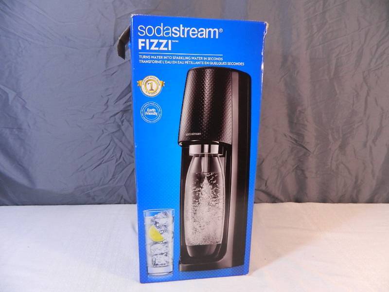 lot 31 image: New SodaStream Fizzi