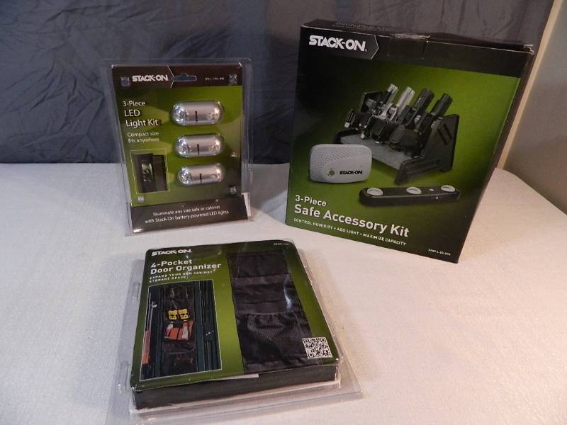 lot 32 image: New Stack On Safe Accessories