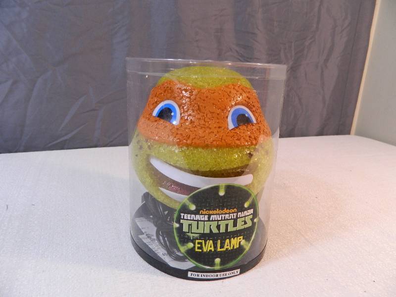 lot 59 image: New Teenage Mutant Ninja Turtles Lamp