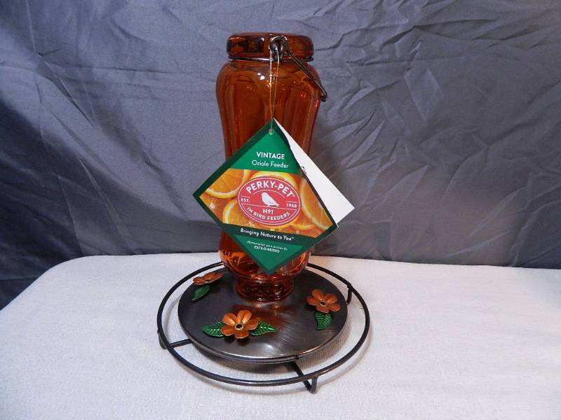 lot 66 image: New Perky Pet Vintage Oriole Feeder