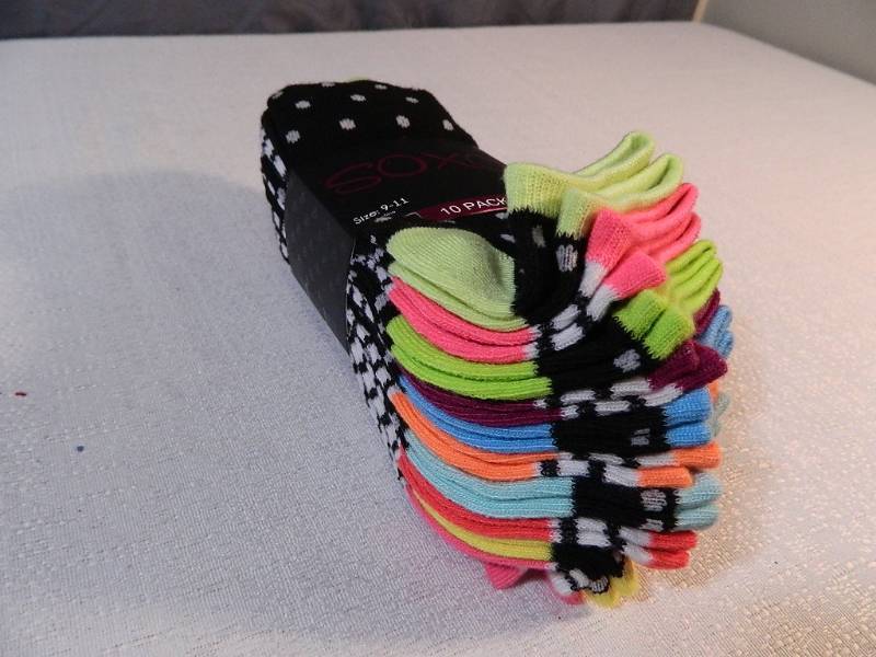 lot 77 image: New 10 Pack of Womens Socks