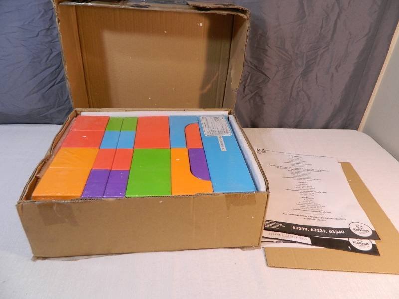 lot 81 image: New Kid Kraft Block Set