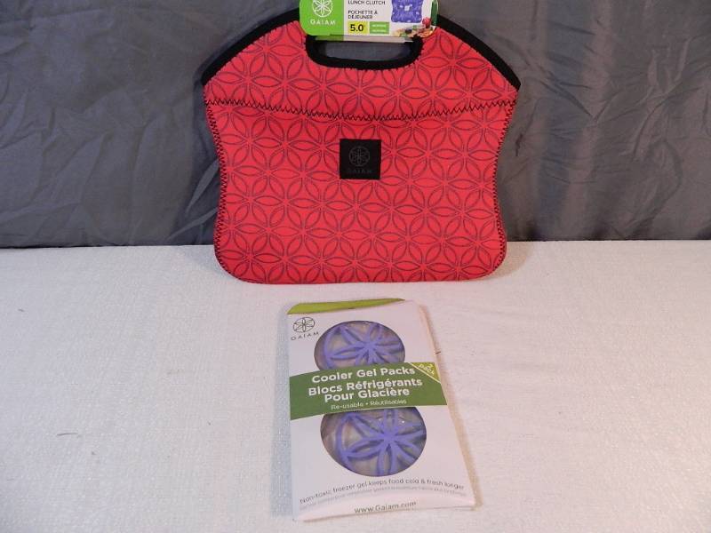 lot 94 image: New Gaiam Lunch Clutch and Cooler Gel Packs