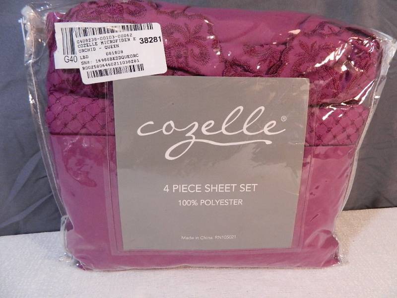 lot 118 image: New 4 Pc Queen Sheet Set