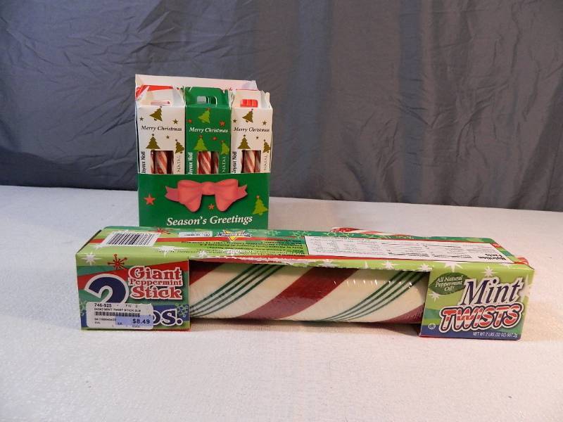 lot 124 image: Lot of New Candy Canes
