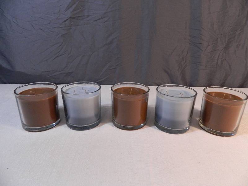 lot 126 image: 5 New Candles