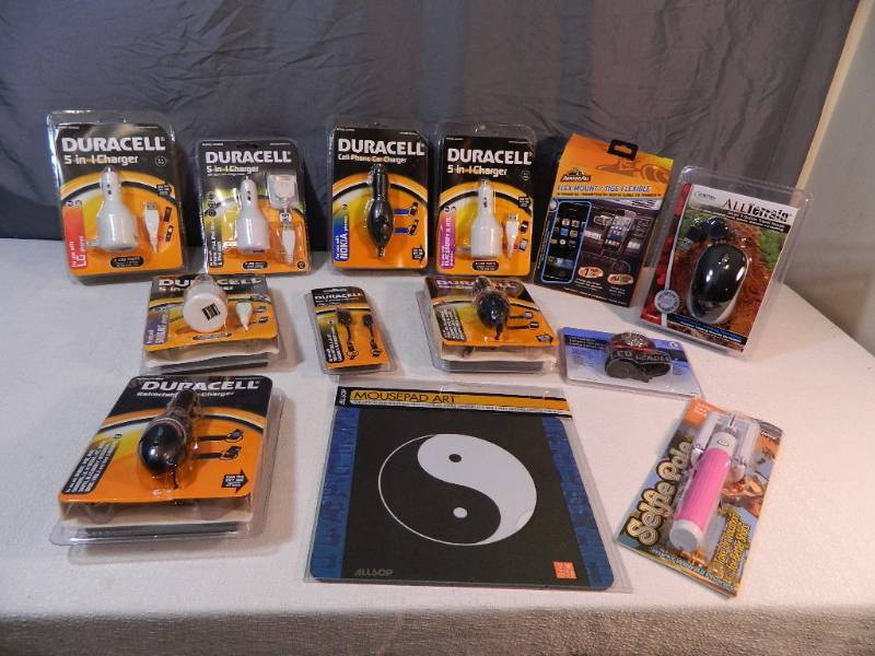 lot 135 image: Large Lot of Assorted New Electronics