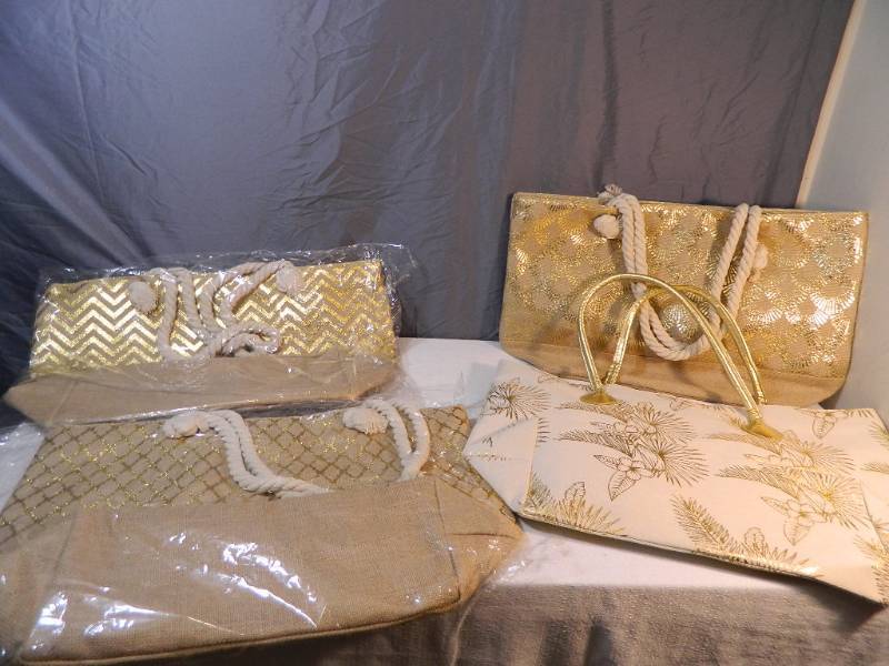 lot 150 image: 4 New Large Bags