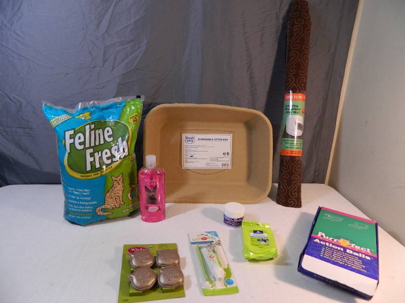 lot 172 image: New Cat Care Items