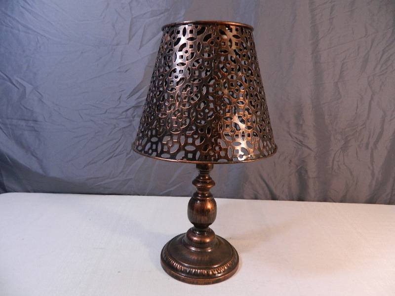 lot 176 image: New Adorable Metal Solar Lamp