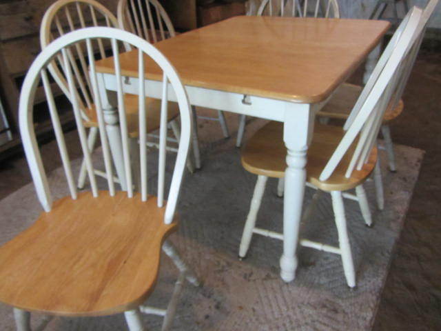 Dine Table, Chairs & Stools