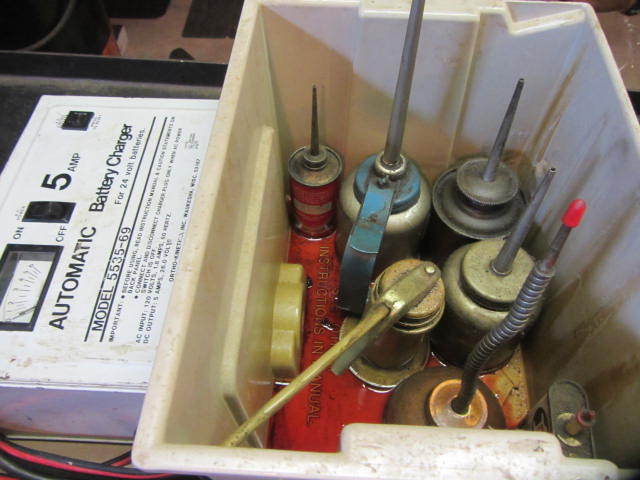 Oil Cans, Charger