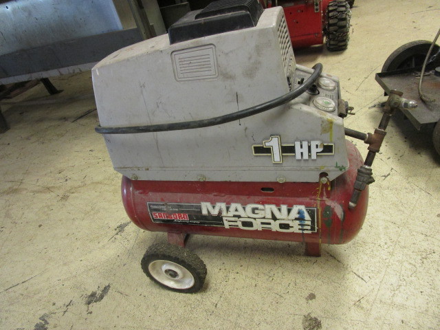 lot 514 image: SANBORN AIR COMPRESSOR