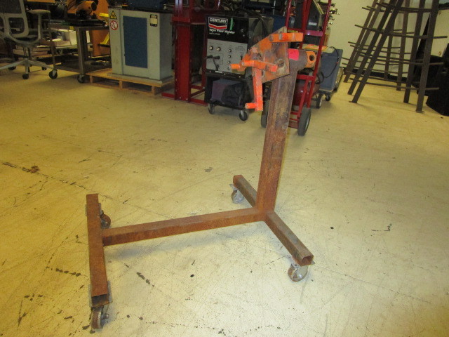 lot 518 image: AUTOMOTIVE ENGINE STAND