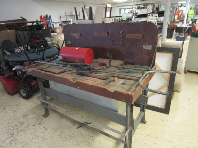 lot 526 image: METAL FOUNDRY & FORGE