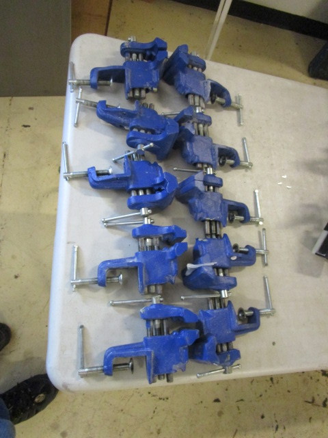 lot 527 image: 4 CLAMPS
