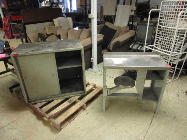 lot 532 image: WORK TABLE AND STORAGE CABINET