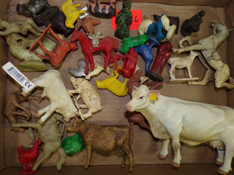 lot 61 image: Vintage Toy Farm Animals
