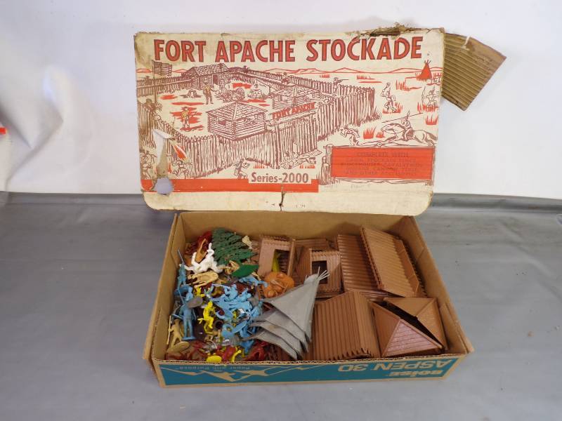 lot 66 image: Fort Apache Stockade Toy set with Box Cover and Figurines