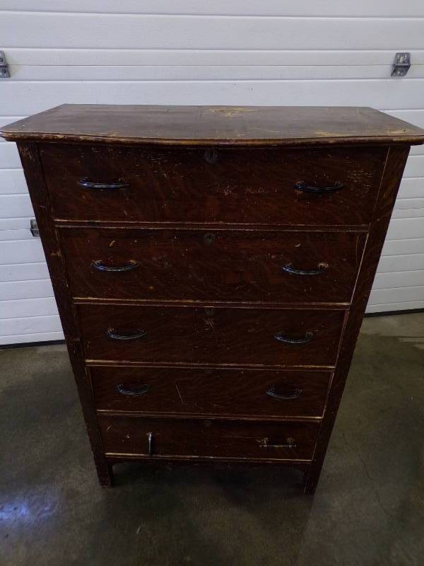 lot 71 image: Vintage 5 Drawer Dresser