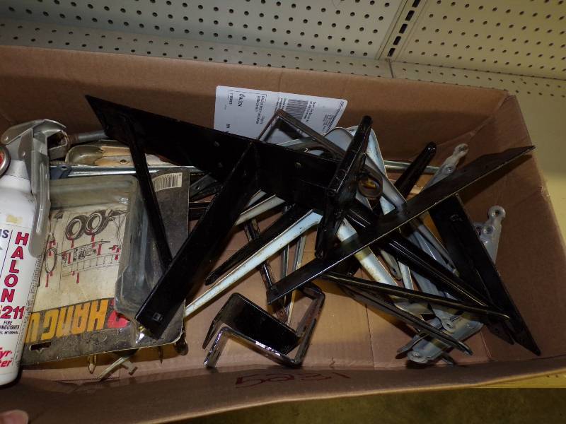 lot 84 image: Large Box of Shelf Brackets