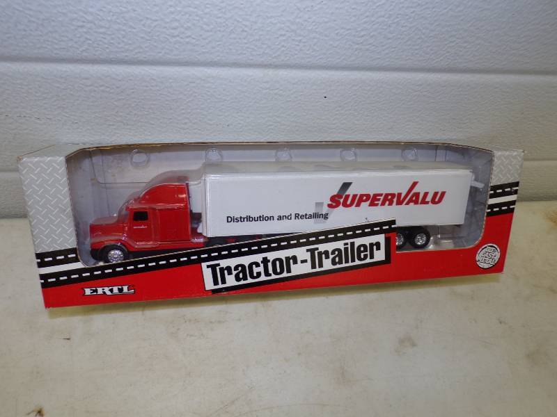 lot 6 image: ERTL Supervalue Limited Edition Die Cast Metal Collector Replica