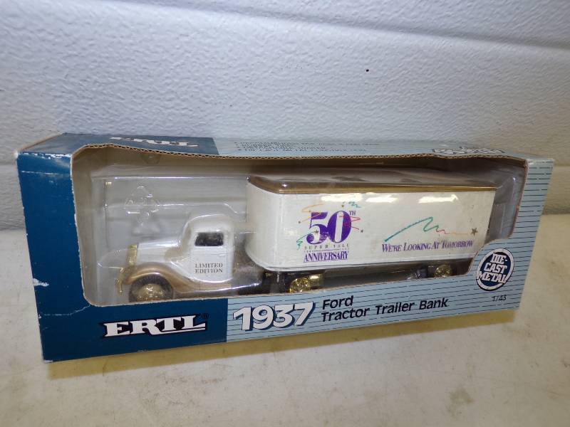 lot 7 image: ERTL 1937 Ford Tractor Trailor Bank Limited Edition Die Cast Metal Collector Replica 50th Anniversary