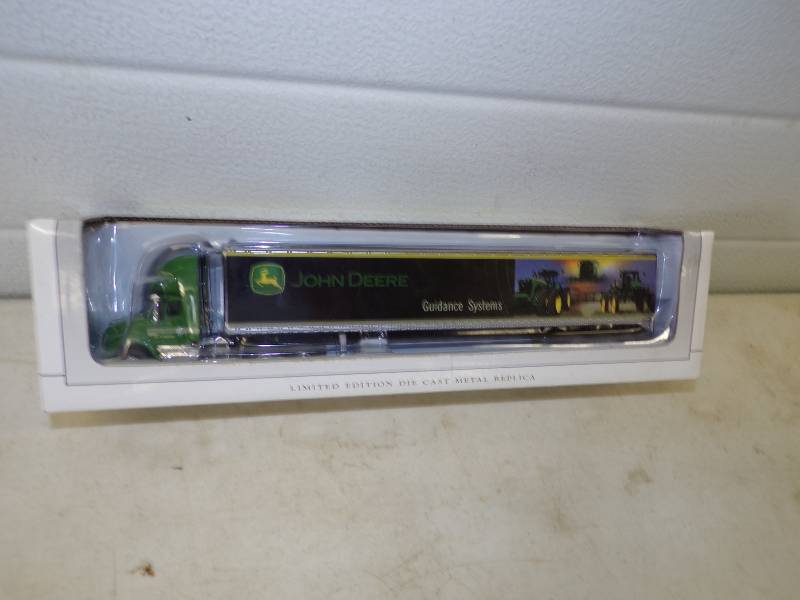 lot 21 image: John Deere Limited Edition Die Cast Metal Collector Replica Guidance Systems