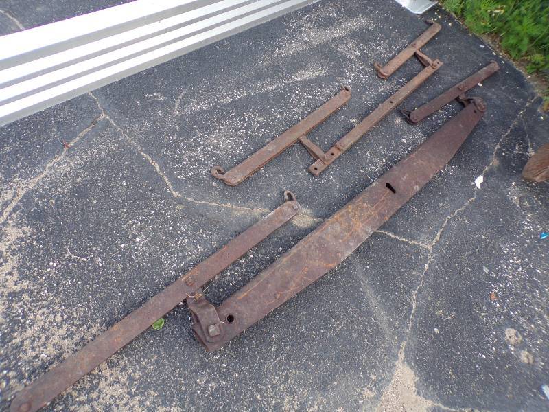 lot 34 image: 2 Horse Drawn Equipment Eveners