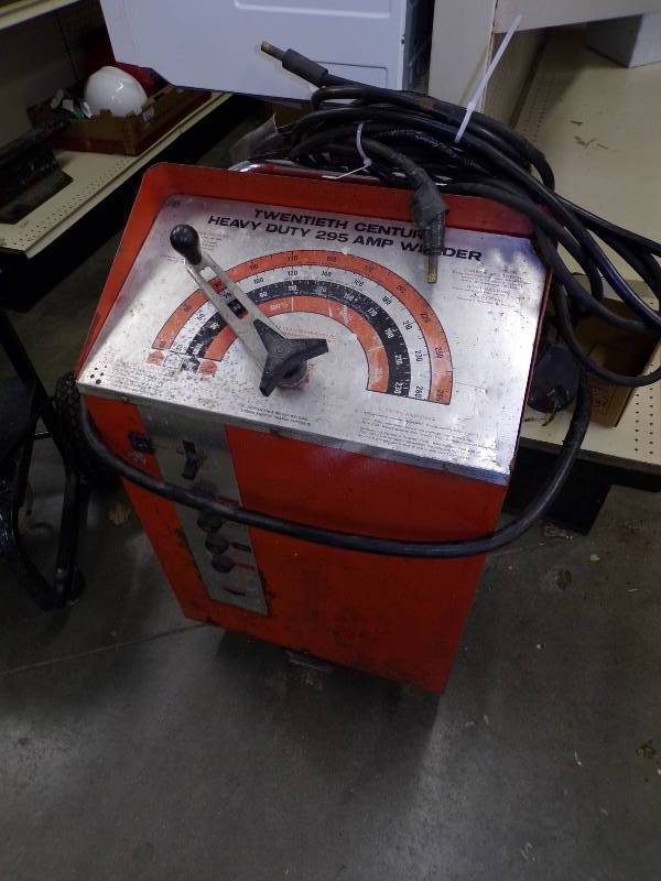 lot 36 image: 20th Century 295 Amp Welder
