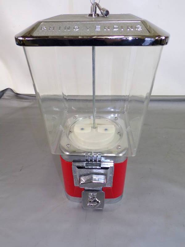 lot 39 image: Rhino 25 cent Candy  Toy Vending Machine with 2 keys