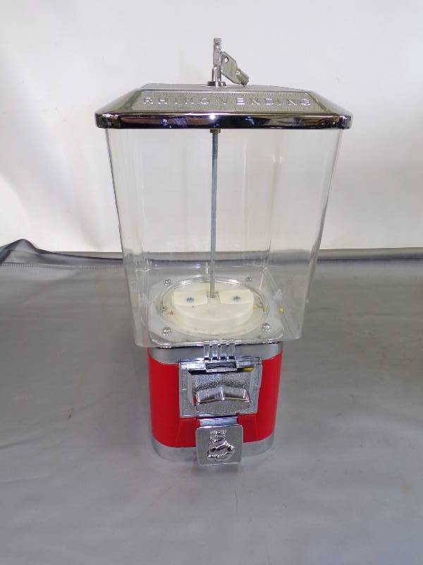 lot 40 image: Rhino 25 cent Candy  Toy Vending Machine with 2 keys