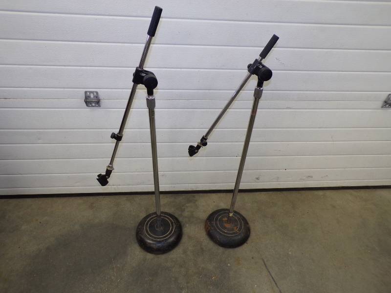 lot 41 image: 2 good quality Microphone Sands