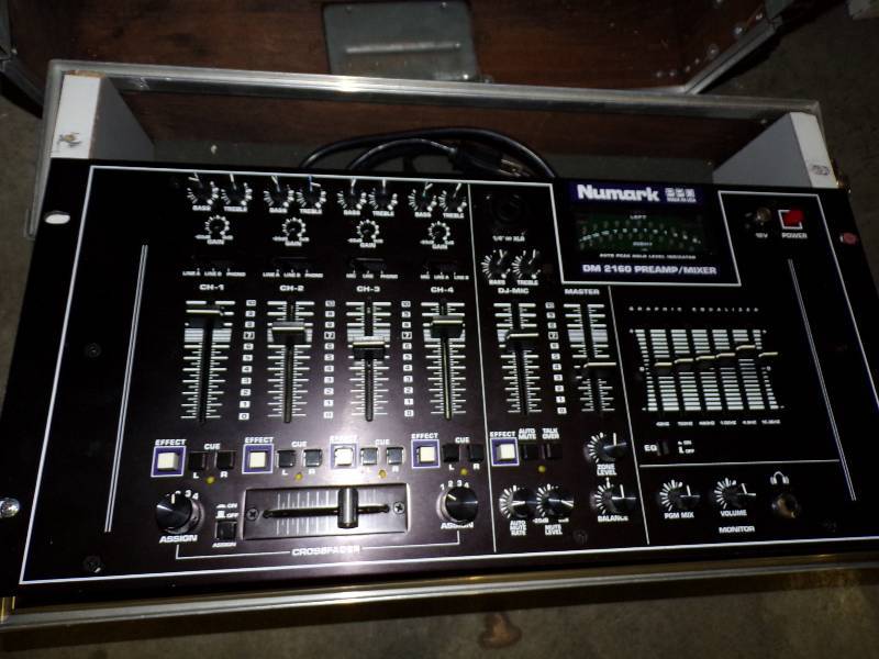 lot 42 image: Numark Pro Preamp Mixer DM-2160