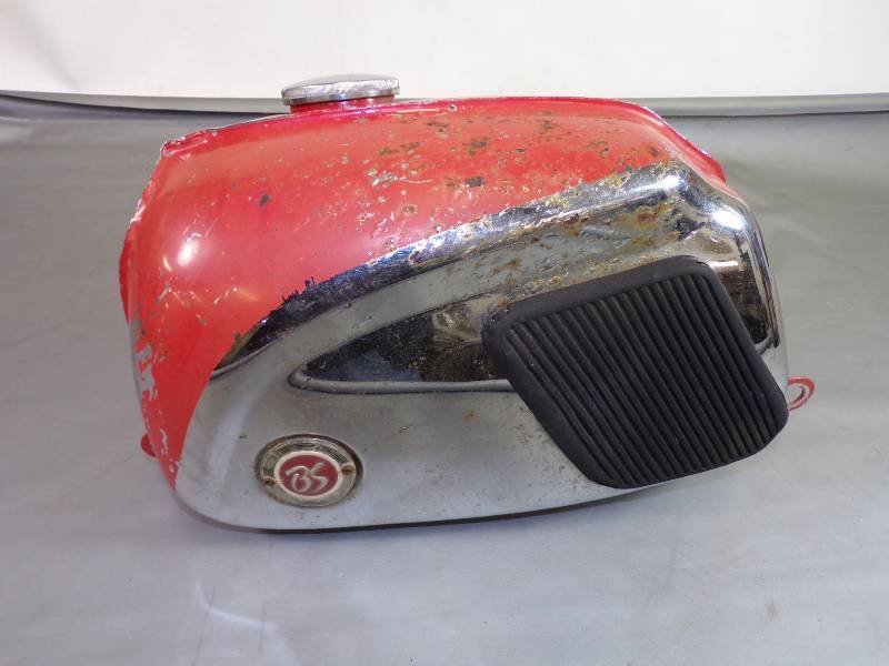 lot 99 image: Vintage Motorcycle Gas Tank