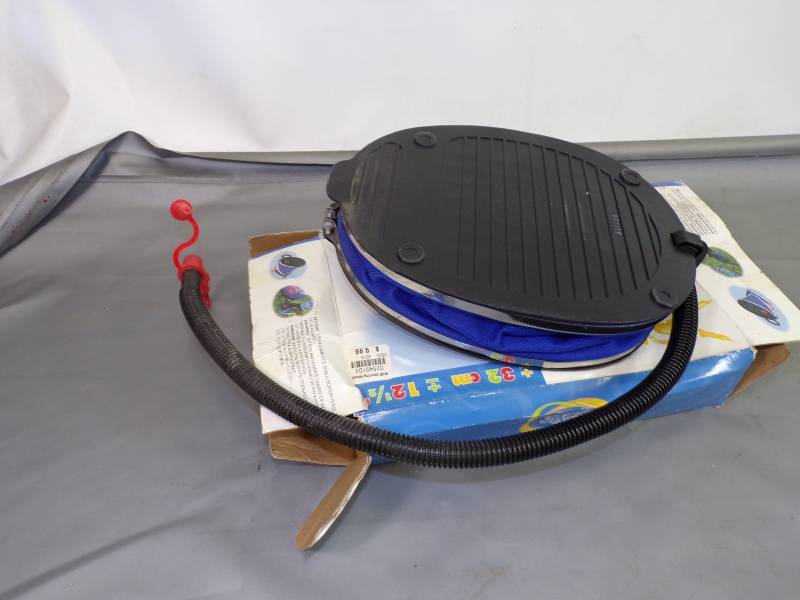 lot 139 image: Inflatable foot pump