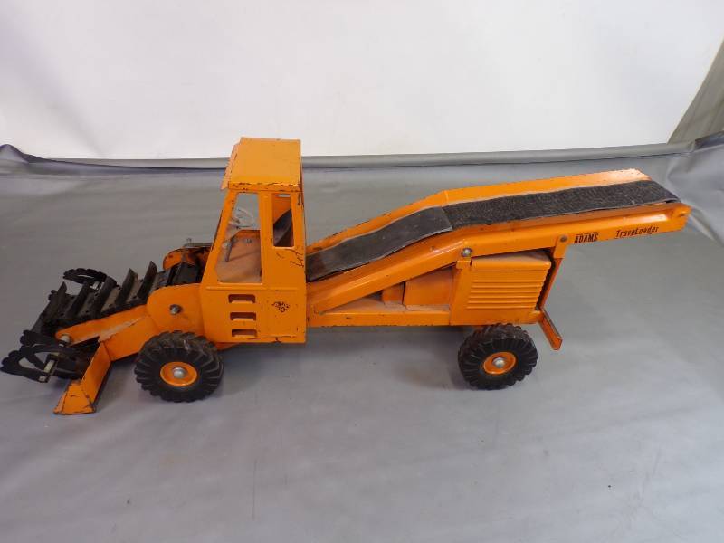 lot 114 image: Vintage Adams Travel Loader