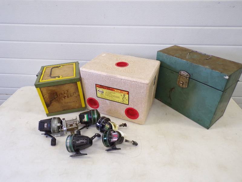 lot 122 image: Vintage Fishing Reels and Buckets